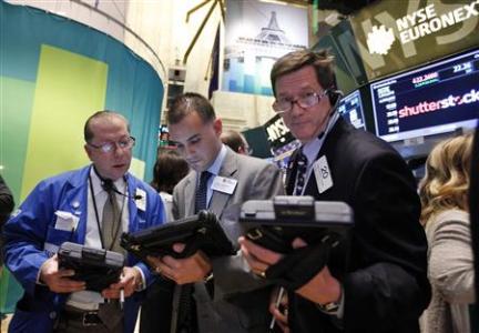 Fiscal cliff pressures stocks; euro near seven-week high