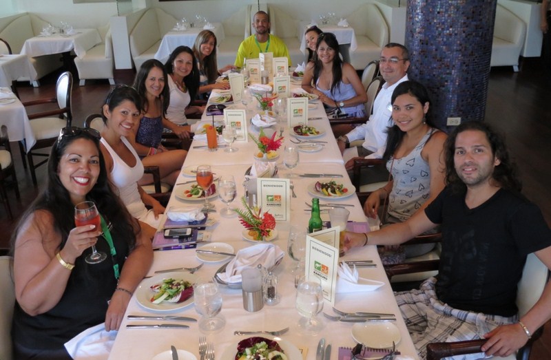 Venezuelan travel agents enjoy the hospitality of Sunset Grille