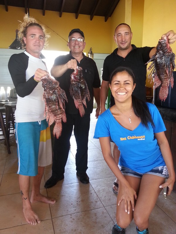 Rosie is a new, lovely waitress at Nos Clubhuis